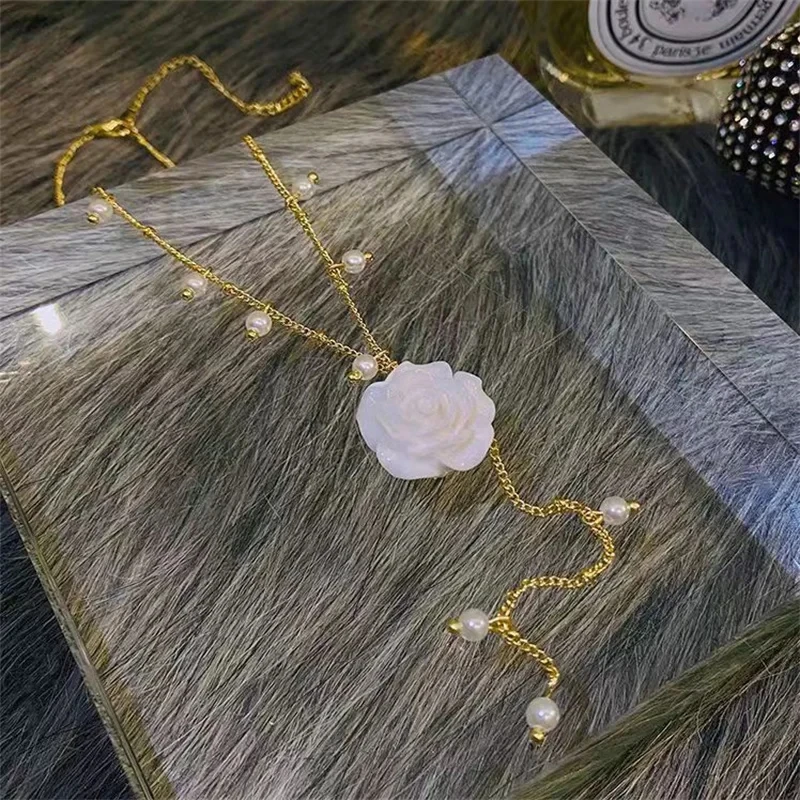 flower pearl necklace